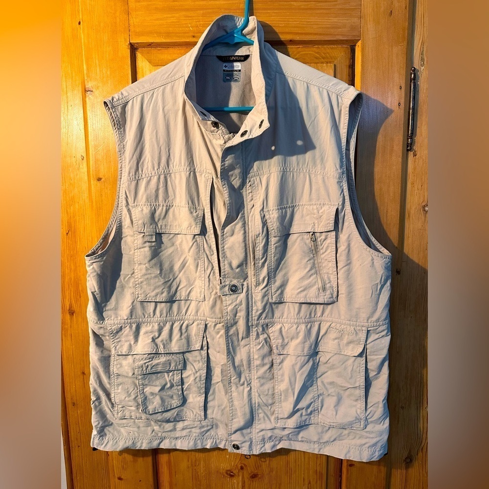 Columbia Tan Lightweight Vest
